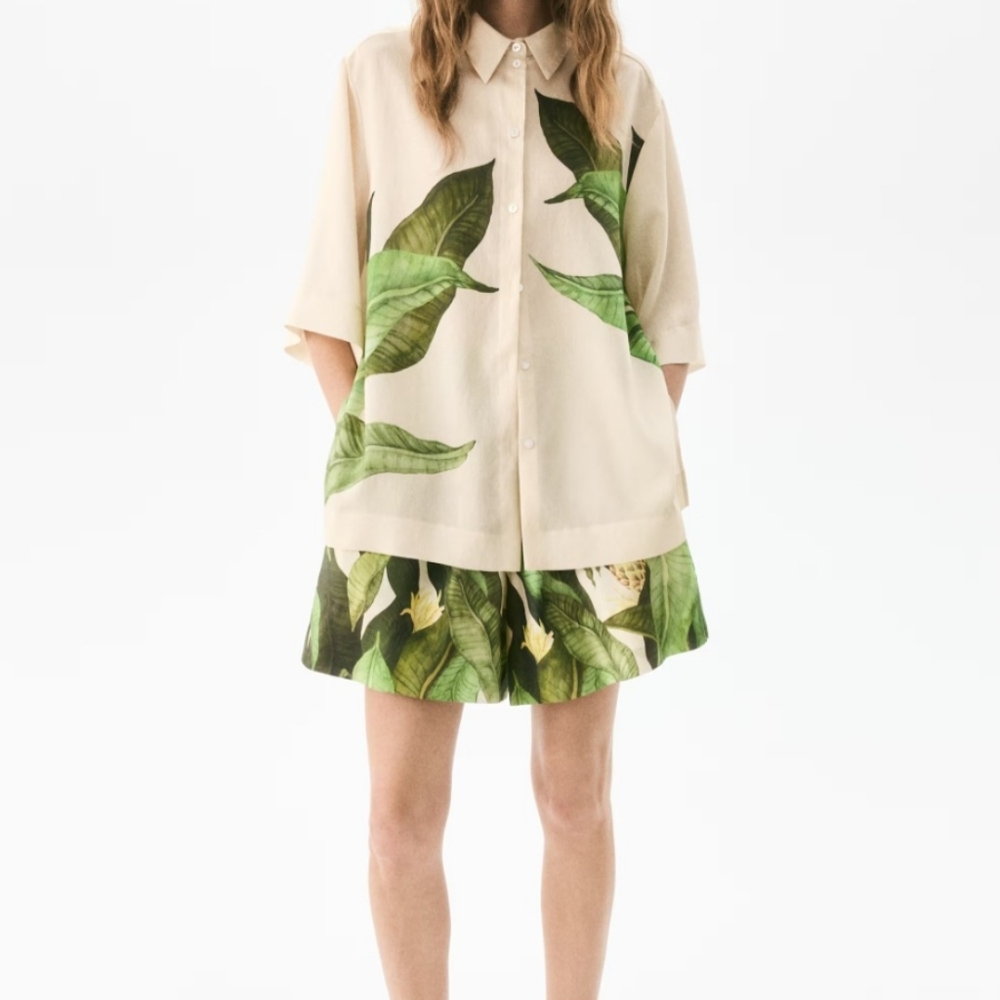 🆕Women’s H&M studio shirt and short set